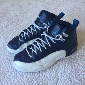 Nike Jordans size 5y Navy & white